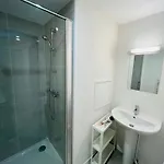 We Live In R - 404 Apartment